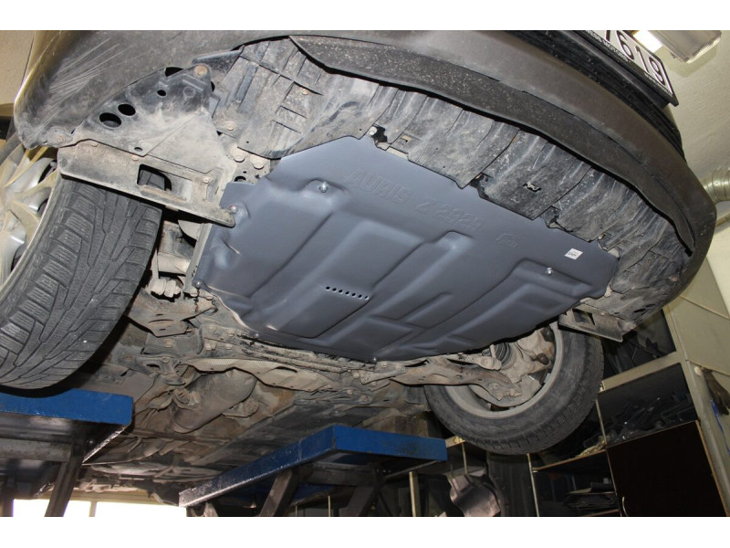 Toyota Auris II ( 2015 - 2018 ) Hybrid Engine shield